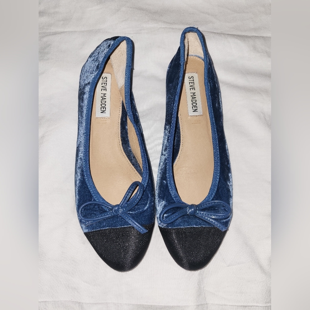 Steve Madden Blue Velvet Women's Flats Used*